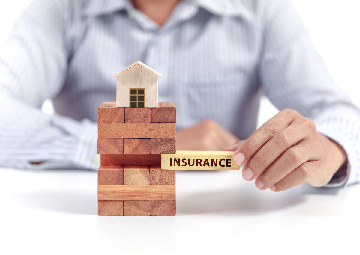 home warranty vs home insurance image