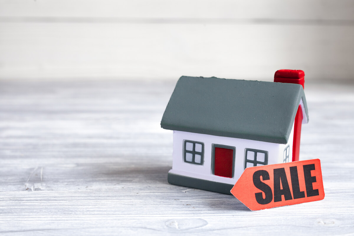 Pros of Selling Your Current Home First